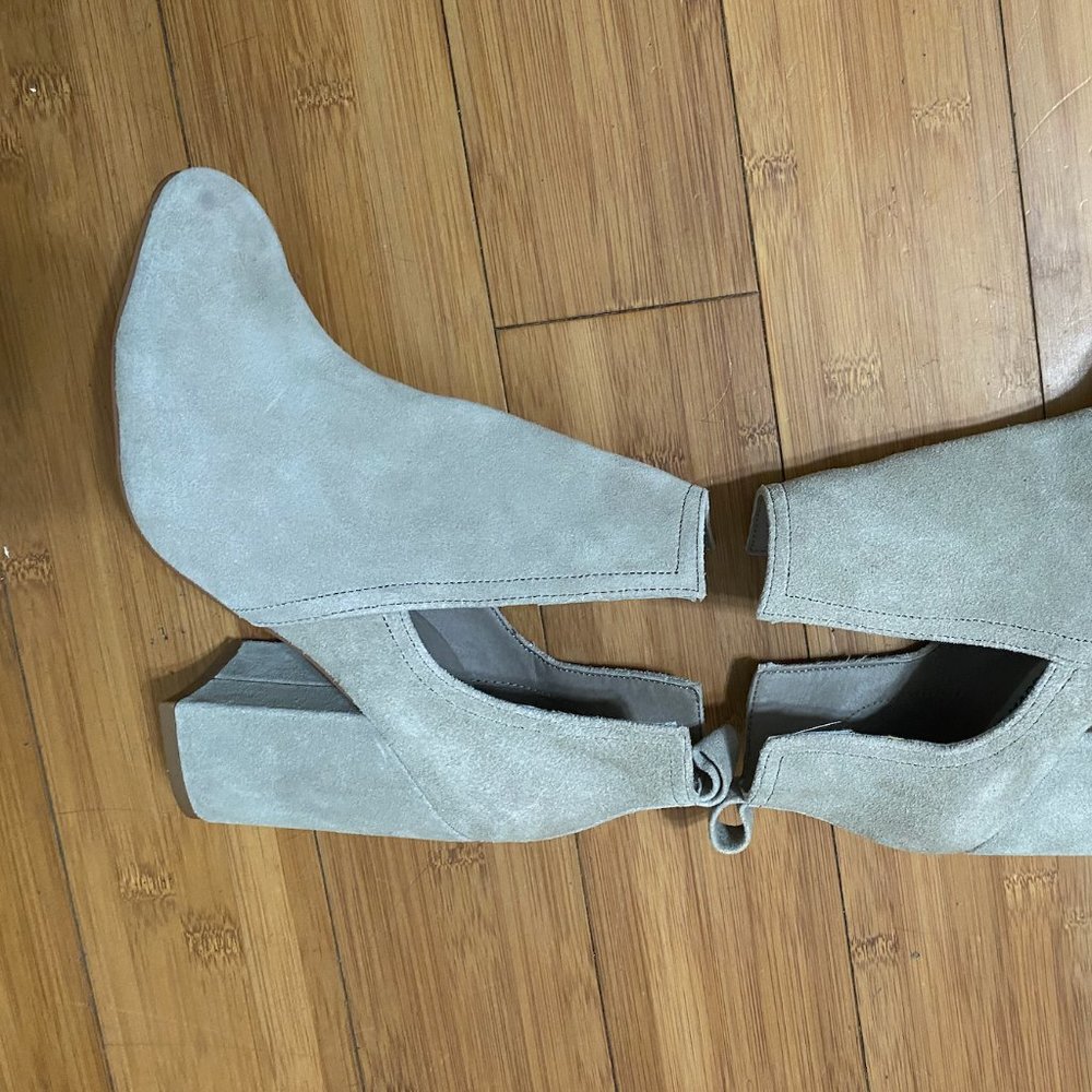 Steve Madden Suede Booties in Taupe